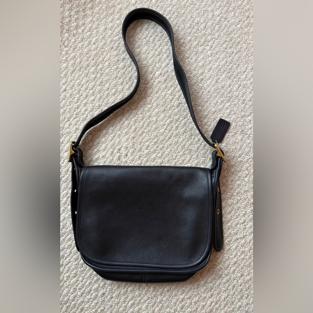 Vintage Coach Patricia Legacy Crossbody Bag
L2Z-9951